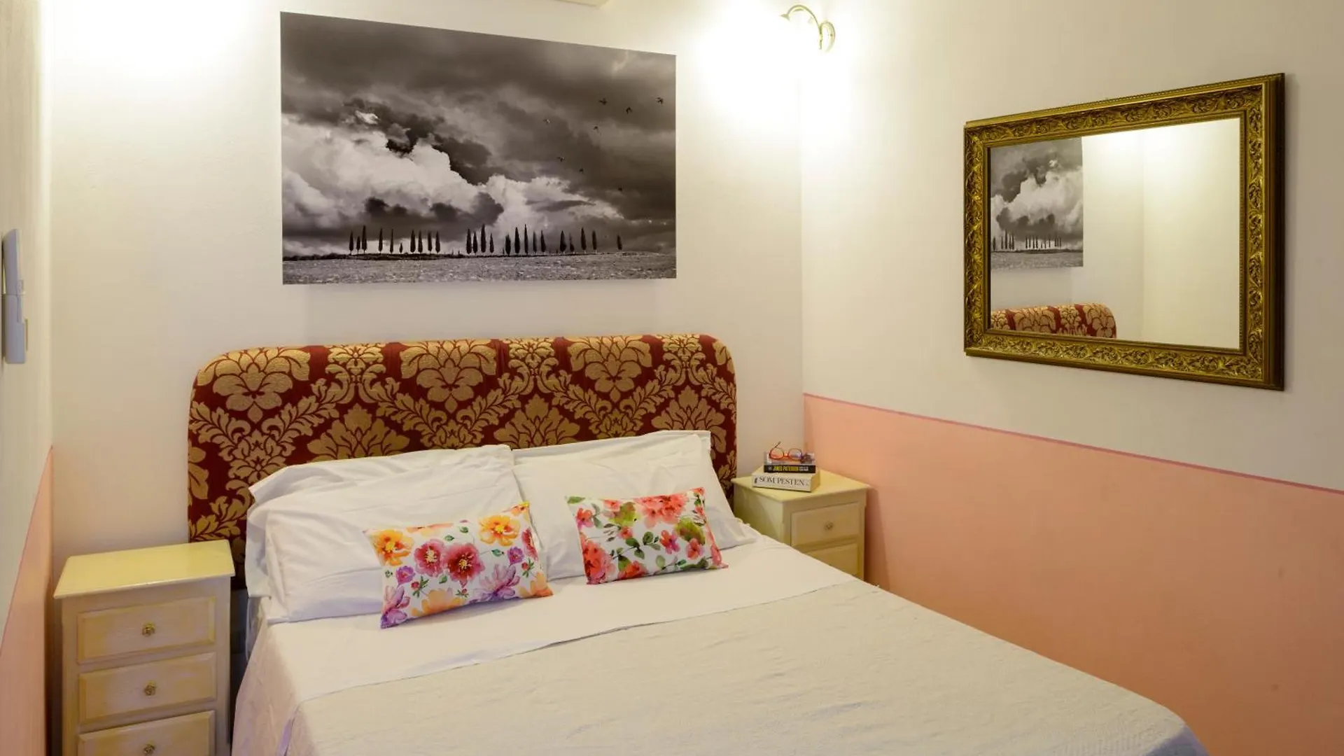 Hotel Donna Nobile San Gimignano 3*,